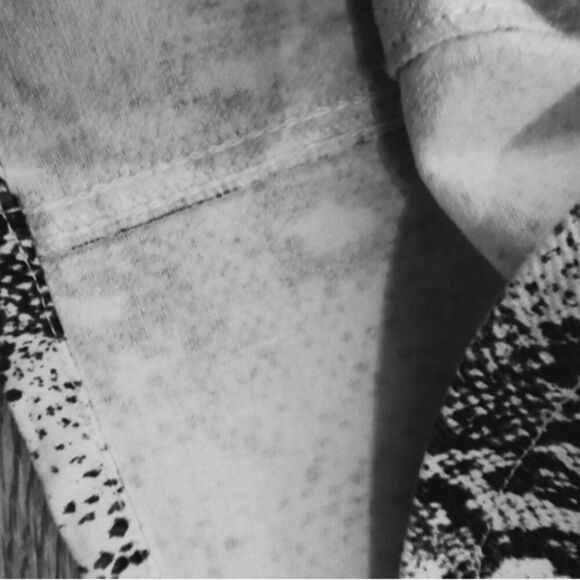 BlankNYC python snake print denim mini skirt 26 2 - Picture 6 of 11